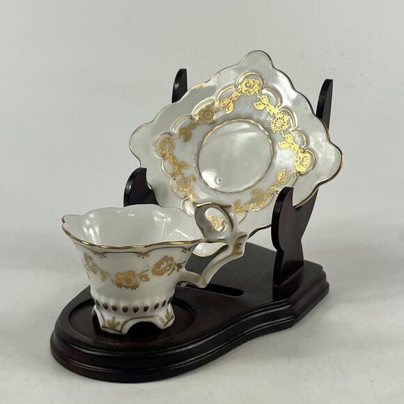 Bavaria Warranted Coin Gold Footed Teacup & Saucer Set Ornate Handle Vintage - Picture 2 of 16